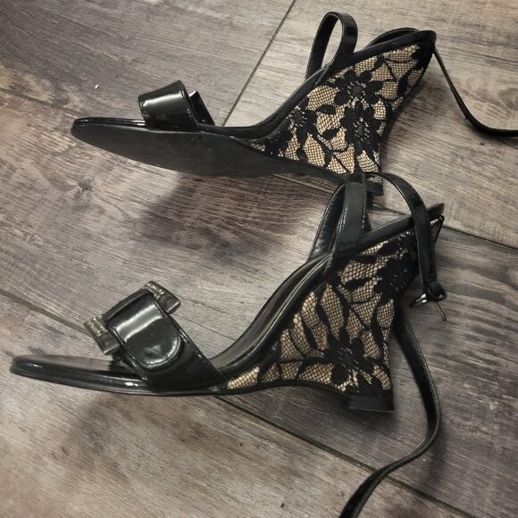 Linea Paolo Black Leather Straps, Crystal Buckle & Lace Wedge Heel Sandals US 4 - Picture 3 of 7